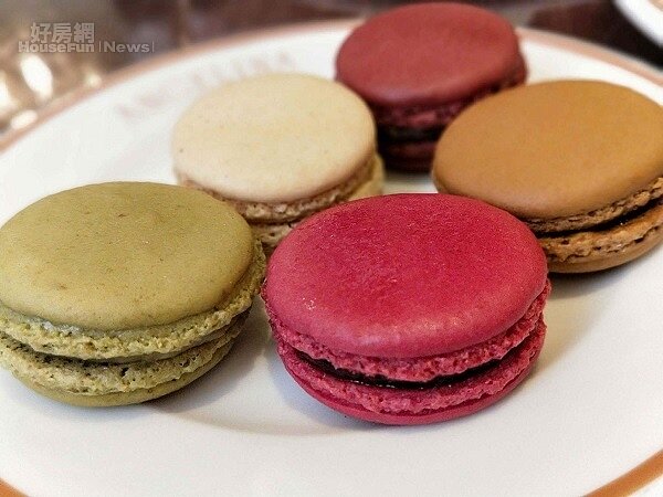 去巴黎必吃的百年甜點店-- Angelina Tearoom~