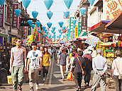 春節好天氣　旗山遊客滿溢