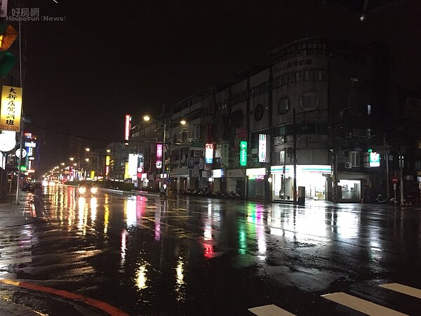 瑪莉亞颱風來襲 淡水街景