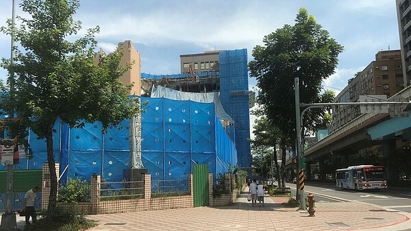 空軍官兵活動中心標售地上權。 記者游智文/攝影