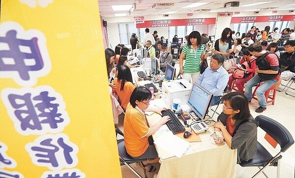 報稅。 圖/聯合報系資料照片