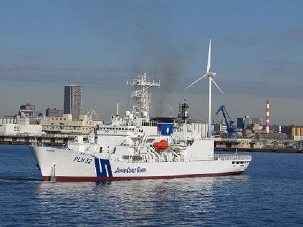 PLH32 秋津島號巡視船屬於敷島型巡視船（しきしま型），直到2014年12月都還是世界最大的海上巡視船，標準噸位約6500噸，滿載噸位為7175噸。均歸屬橫濱第三管區海上保安本部。圖／日本海上保安廳
