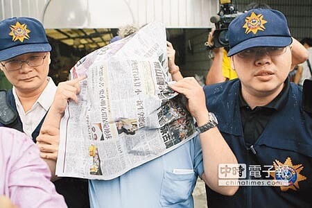 為因應近年報復性散布他人裸照與轉傳裸照等事件頻傳,民進黨立委提出《性隱私影像侵害犯罪防制條例》草案,透過專法保障隱私權。圖為檢方偵辦富少李宗瑞偷拍淫照案。(本報資料照片)