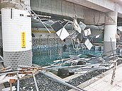 運動中心天花板崩落　巧逢清場險出大事