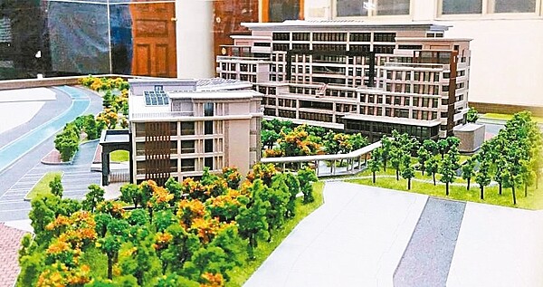 彰化地檢署和行政執行署彰化分署聯合辦公大樓(側面)設計模型,左為彰化執行分署,右大樓是彰化地檢署。 記者何烱榮/攝影