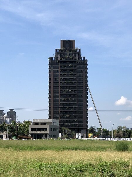 位在市政南一路的陸府植森,成為市政路上門戶指標建案。記者宋健生/攝影