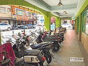 不准停騎樓　民怨機車格不足