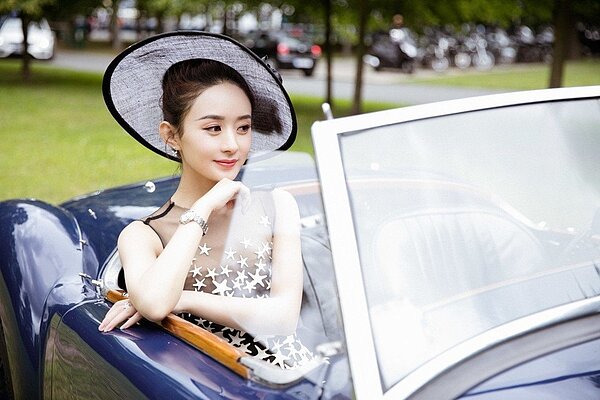 圖／擷自趙麗穎工作室微博