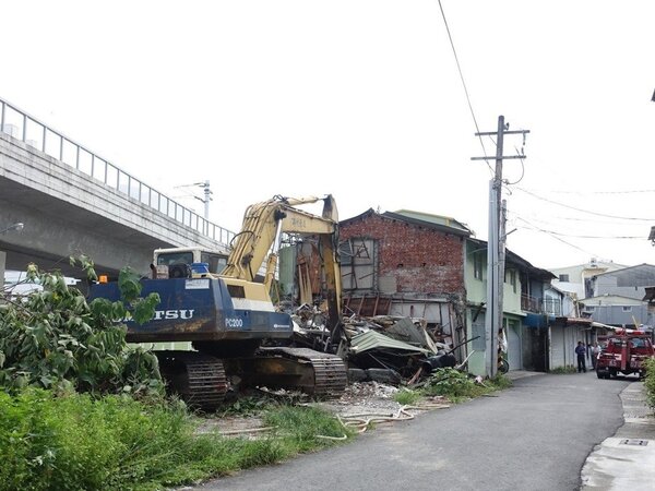 屏東市公勇路拆除工程受到全國注目。記者翁禎霞／攝影