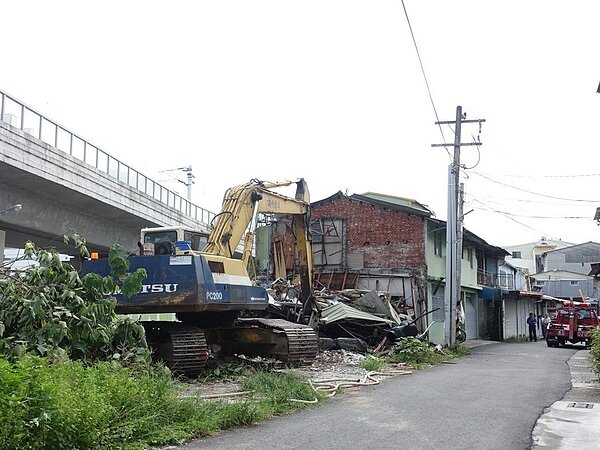 屏東市公勇路拆除工程受到全國注目。記者翁禎霞／攝影