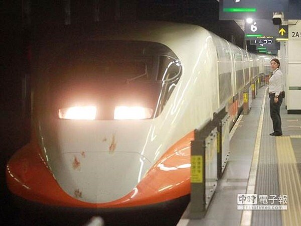 台灣高鐵旅運人次截至20日止,累計售票已達4億9962萬6525張,即將跨越5億大關,估計未來3天內會產生第5億名旅客,高鐵將尋找這名幸運兒,送出1年不限區間、無限搭乘的紀念年票。(圖/中時電子報資料照)