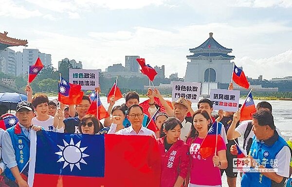 丁守中出席「反對台獨、尊重歷史,向蔣公致敬」活動。(圖:丁守中辦公室提供)