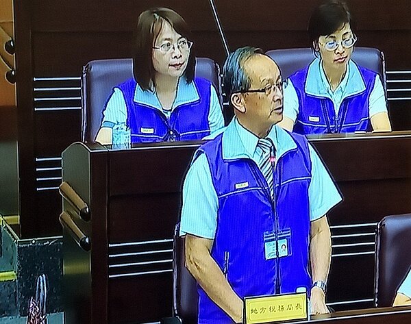 財政部列管桃園市超過十年以上鉅額欠稅大戶12案、欠稅額1.15億元,市議員紛紛質詢批不公,桃園市地方稅務局長林延文表示會努力稽查追稅。 記者曾增勳/翻攝