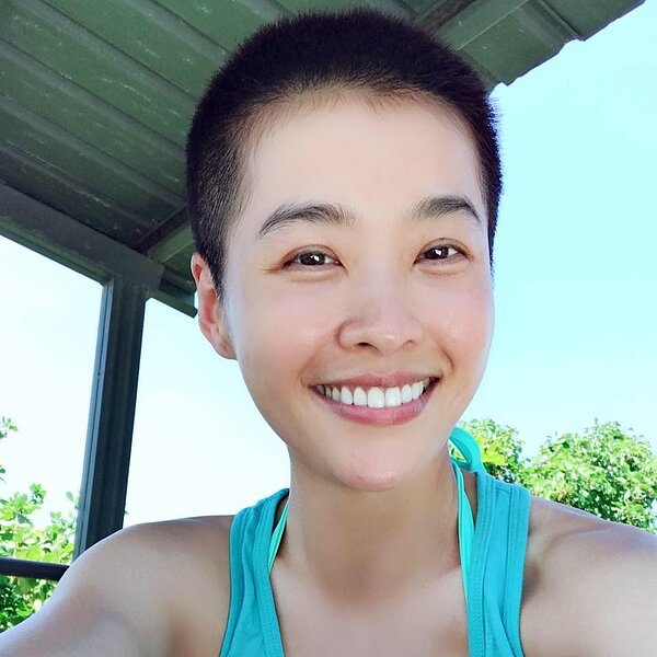 小嫻為了新戲《女兵日記》而剪短髮。 (小嫻臉書)