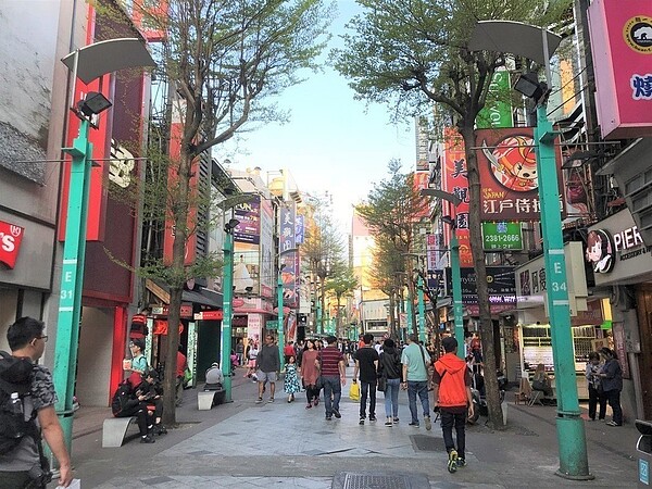 北市西門町商圈吸引年輕消費群。 圖/聯合報系資料照片