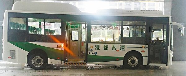 港都客運的低底盤電動公車有68輛，居全高市第一。 記者楊濡嘉／攝影