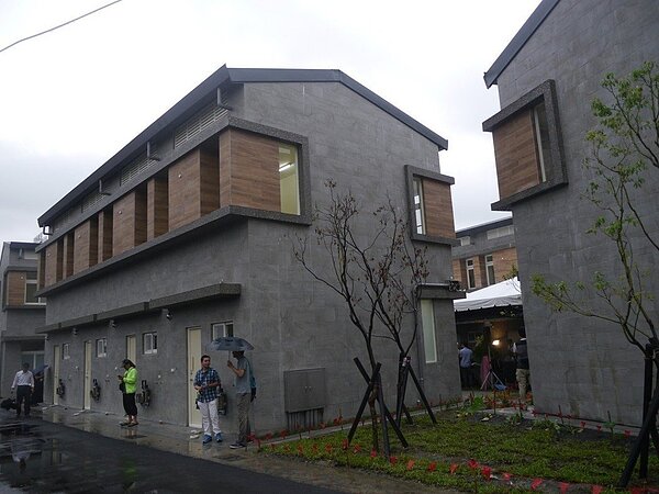 高市府水利局興建大溝頂安置屋,總戶數21戶,距離太溝頂商場只有一街之隔。 記者徐白櫻/攝影