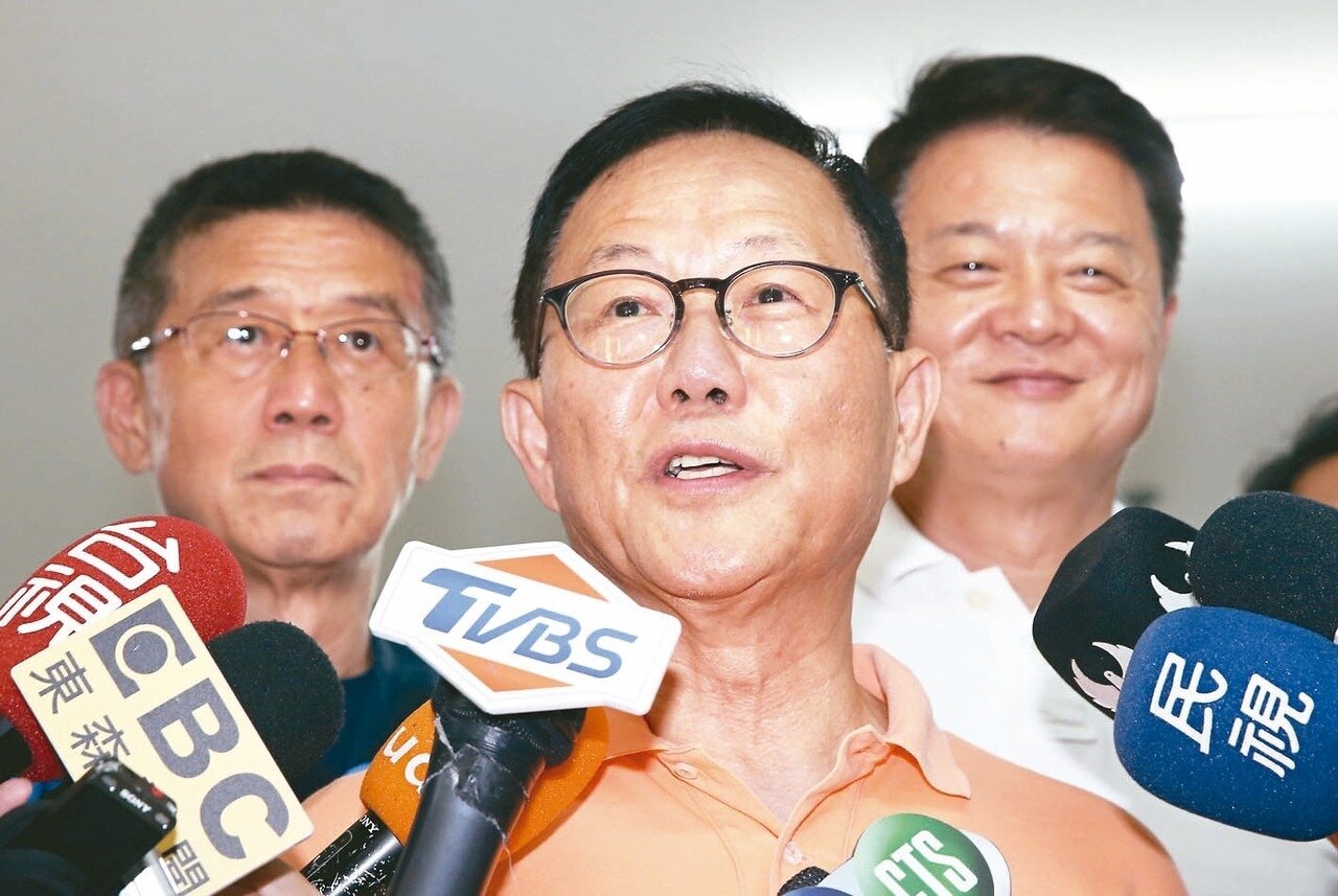 丁守中邀對手電視辯論。 記者林俊良/攝影