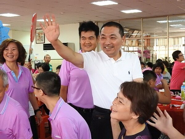 國民黨新北市長參選人侯友宜今、明將連續與黨籍台北市長參選人丁守中合體，聚焦反深澳及空汙議題，並擴大至北北基桃串連合作。記者祁容玉／攝影