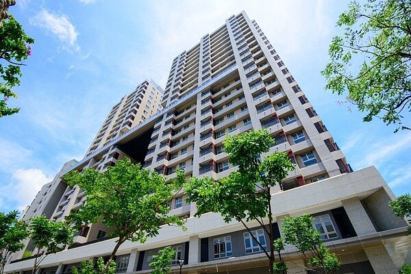 台北市文山區的興隆D2區公宅已完工,明天起至8月17日受理民眾申請,當月4日至6日開放現場看屋。圖/北市都發局提供