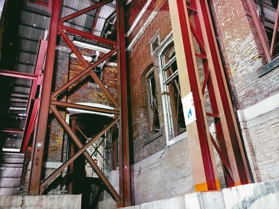 北市百年市定古蹟「台北工場」遲未修復，市府明年將編列7000多萬元預算，預計2021年整修完成，重現百年古蹟風華。 記者張世杰／攝影