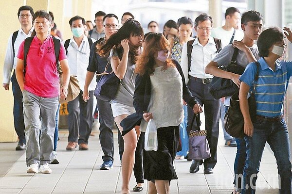 勞動部將在8月16日上午召開基本工資審議委員會，勞動學者邱駿彥說，勞動部應該要讓資訊公開透明化。圖／聯合報系資料照
