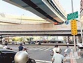 塔悠路南京東路口　年開逾4000張罰單