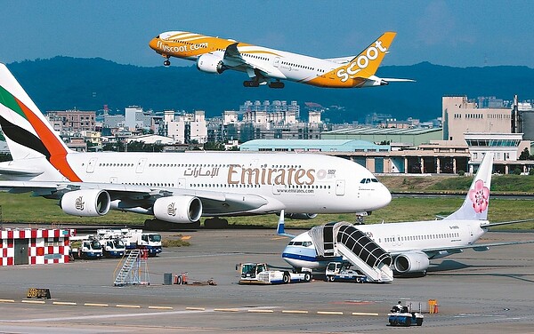 交通部擬針對將台灣更名的外籍航空祭出反制措施,但昨天重申相關措施仍在研議階段。 記者陳嘉寧/攝影