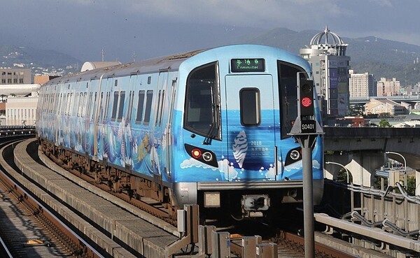 要提升機場捷運運量和通勤客，桃園市議員建議直達、普通票價應分流。 圖／聯合報系資料照片
