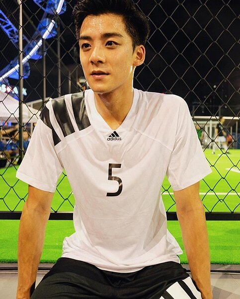 香港新男神余德丞陽光帥氣外表。圖/摘自IG