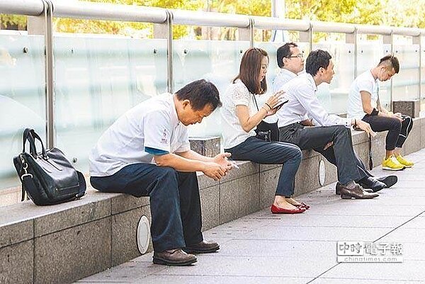 勞動部昨表示,勞工國定假日、例假半年內沒休完,雇主要給加班費,估勞工可多休6天假。(中時資料照)