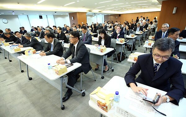 金管會舉辦保險業場次、金融發展行動方案宣導說明會,產壽險代表出席。記者杜建重/攝影