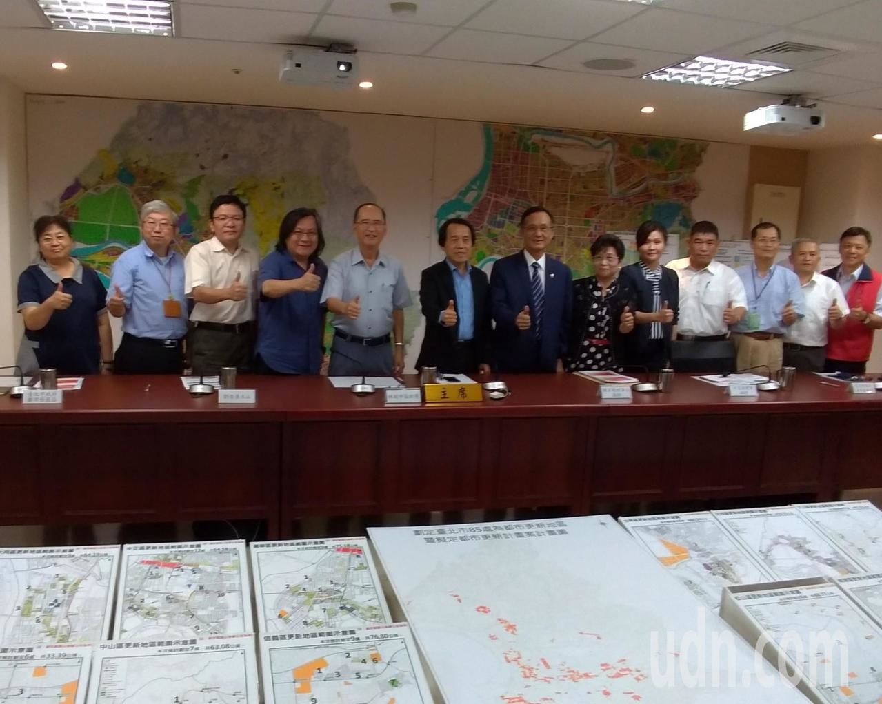 台北市副市長林欽榮宣布，北市公劃更新地區重新檢討 8月14日起公展，範圍含括12個行政去區。記者莊琇閔/攝影
