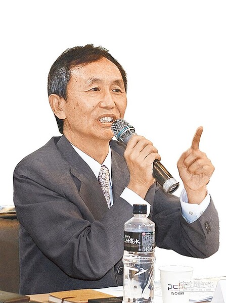 美麗島電子報董事長吳子嘉昨直言,柯文哲對兩岸政策論述底氣不足,才會搖擺不定。(本報資料照片)