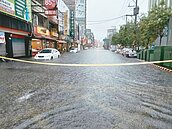 中彰投強降雨　山坡巷道變運河