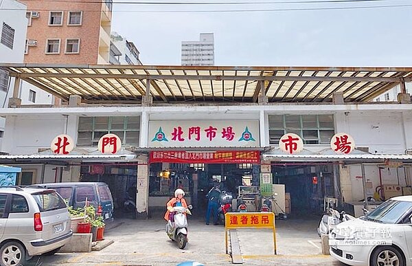 新竹市政府將投入4550萬元，將有53年歷史的北門市場拆除重建。（陳育賢攝）
