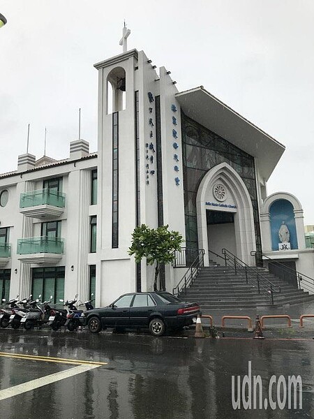 位於墾丁大街精華地段的墾丁天主教青年活動中心。記者蔣繼平/攝影