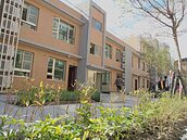 李鴻源：上千「宿舍」　將租給年輕人