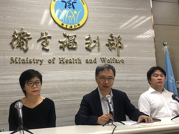 衛福部次長薛瑞元(中)表示,醫院務必將防災計畫設計納入護理之家,特別是火災部分,未來防災評鑑兩者也需一起進行。聯合報系資料照/記者鄧桂芬攝影