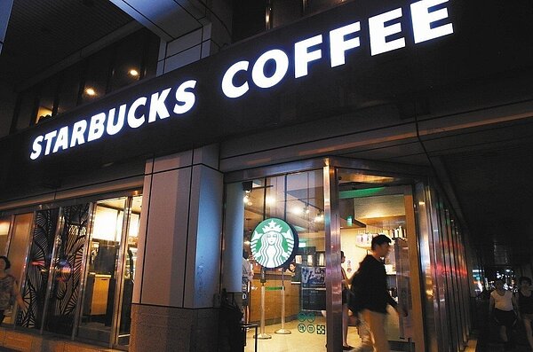 圖為星巴克資料照，非案發地點與當事人。聯合報系資料照