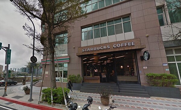 台北市內湖洲子街星巴克(翻攝google map)