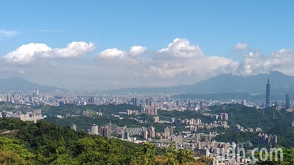 稅法規定,土地所有權人與其配偶及未成年子女,適用自用住宅用地稅率課徵地價稅以一處為限。圖為示意圖。(記者楊德宜/攝影)