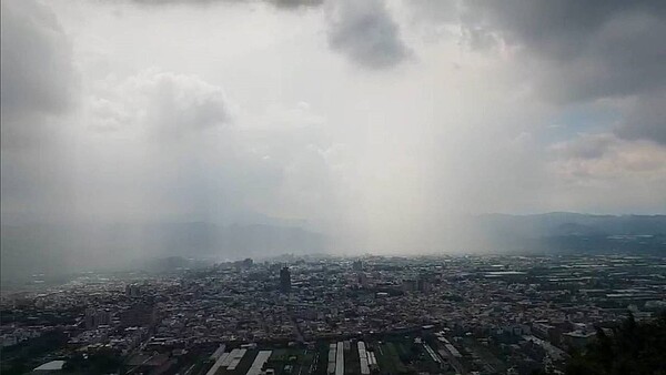 埔里雨瀑