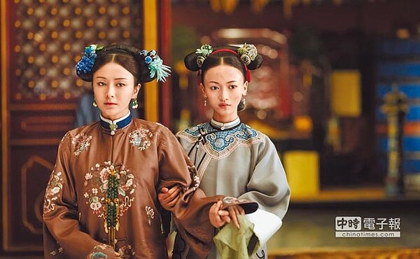 《延禧攻略》一反宮廷劇用色大紅大紫,淡雅的美學令人驚豔。(翻攝延禧攻略官方微博)