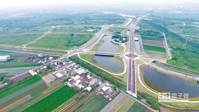 中科四期二林園區通過二階環評，10家廠商將於下個月聯合動土，為了擴大群聚規模，彰化縣政府和中科管理局28日正式對外招商。（吳敏菁翻攝）