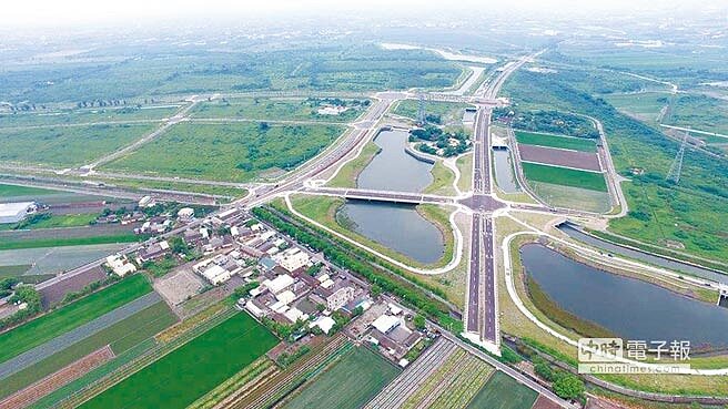 中科四期二林園區通過二階環評,10家廠商將於下個月聯合動土,為了擴大群聚規模,彰化縣政府和中科管理局28日正式對外招商。(吳敏菁翻攝)