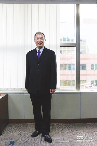 群益投顧董事長蔡明彥:台股量縮至千億元以下,盤勢以拖待變。(圖/中時電子報)