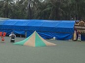 豪雨炸南台灣　連靈堂也不放過