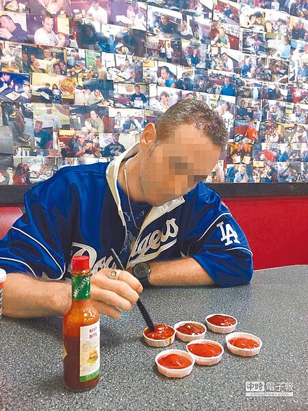 涉嫌殺害分屍加拿大籍外語老師Ryan的美籍男子孫武生(綽號OZ),案發隔天即已潛逃至菲律賓。(圖/翻攝自臉書)