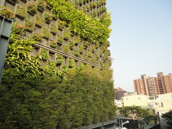 可改用綠建材、種植物,幫忙改善室內空氣品質。(圖/好房資料中心)